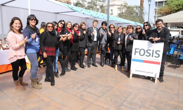 MUJERES COOPERATIVISTAS REALIZAN FERIA DE EMPRENDIMIENTO EN ANTOFAGASTA