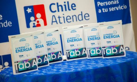 Engie dona seis tablets al personal del IPS Chile Atiende