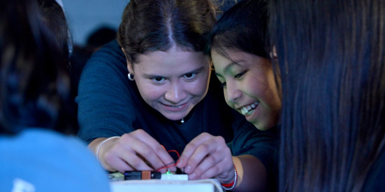 Escolares de Melipeuco aprendieron de energías renovables con el programa “Kids in Energy” de WEC Chile.