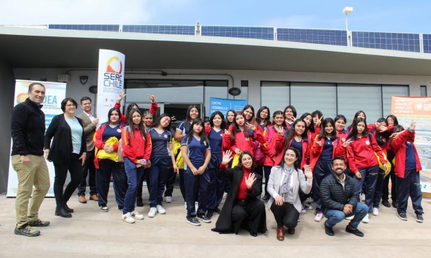 NIÑAS DE TALTAL PARTICIPARON EN JORNADA STEM SOBRE ENERGÍA EN LA UA