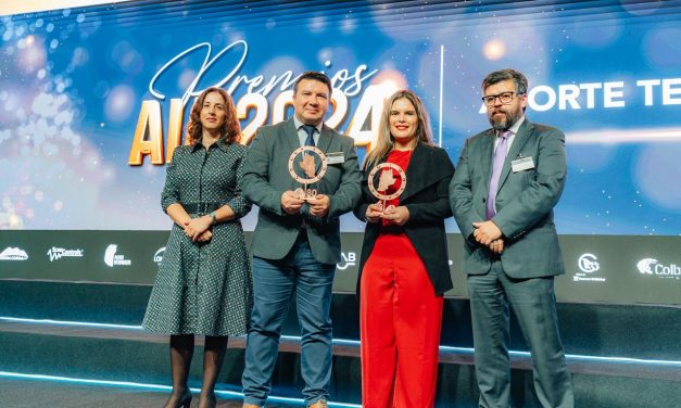 Locomotora de Hidrógeno de FCAB recibe  Premio “Aporte Tecnológico” de la AIA