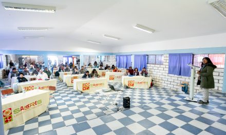 Taller reúne a comunidad y academia en Toconao para la preservación de salares del norte de Chile