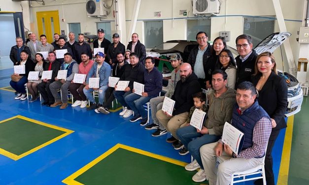 Antofagasta y Calama tendrán 42 personas capacitadas como mecánicos de vehículos eléctricos