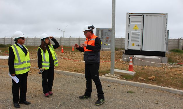 Seremi de Energía constata avances en proyecto de almacenamiento del parque eólico Punta Sierra