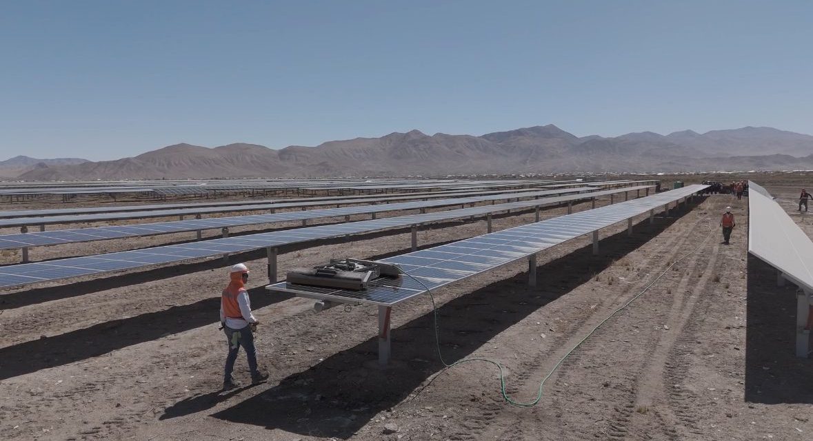 Empresa usuaria de ProChile llega al mercado argentino con limpieza robotizada en instalaciones fotovoltaicas