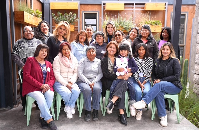 En tiempos de grandes desafíos en el liderazgo, mujeres de Toconao reciben certificación como lideresas positivas