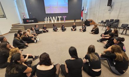 Mujeres de la Región de Antofagasta Reciben Formación en Liderazgo y Transición  Energética